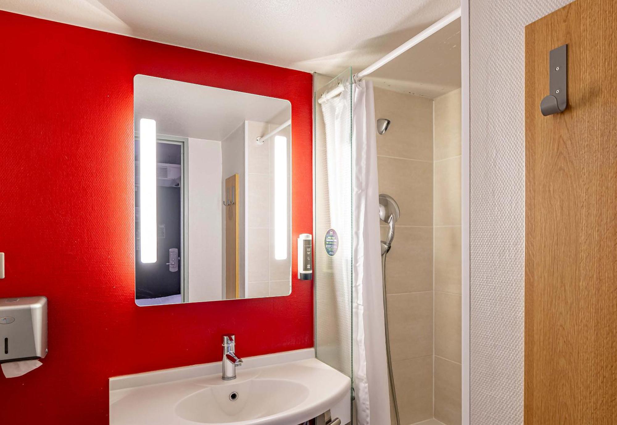 B&B HOTEL Périgueux Boulazac Esterno foto